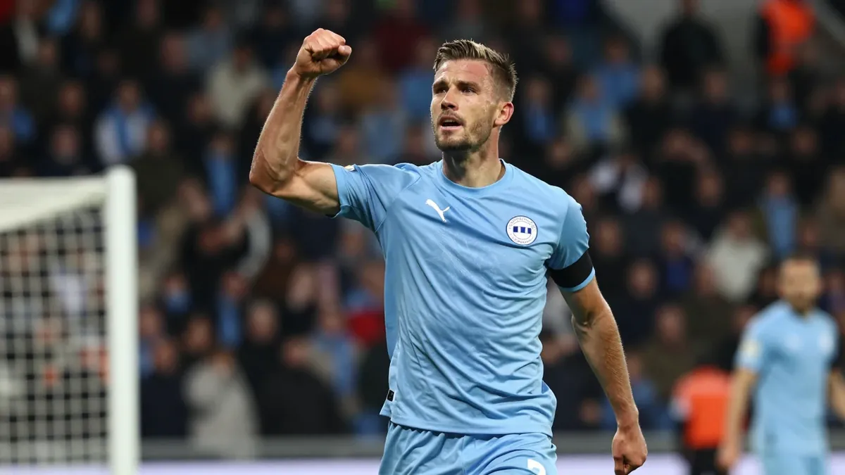 Malmö FF besegrade Lindö FF i cupen men förlorade hemma mot Djurgården i Allsvenskan, där laget nu ligger på sjunde plats...